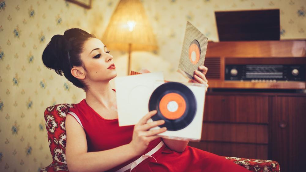A woman with flat disc